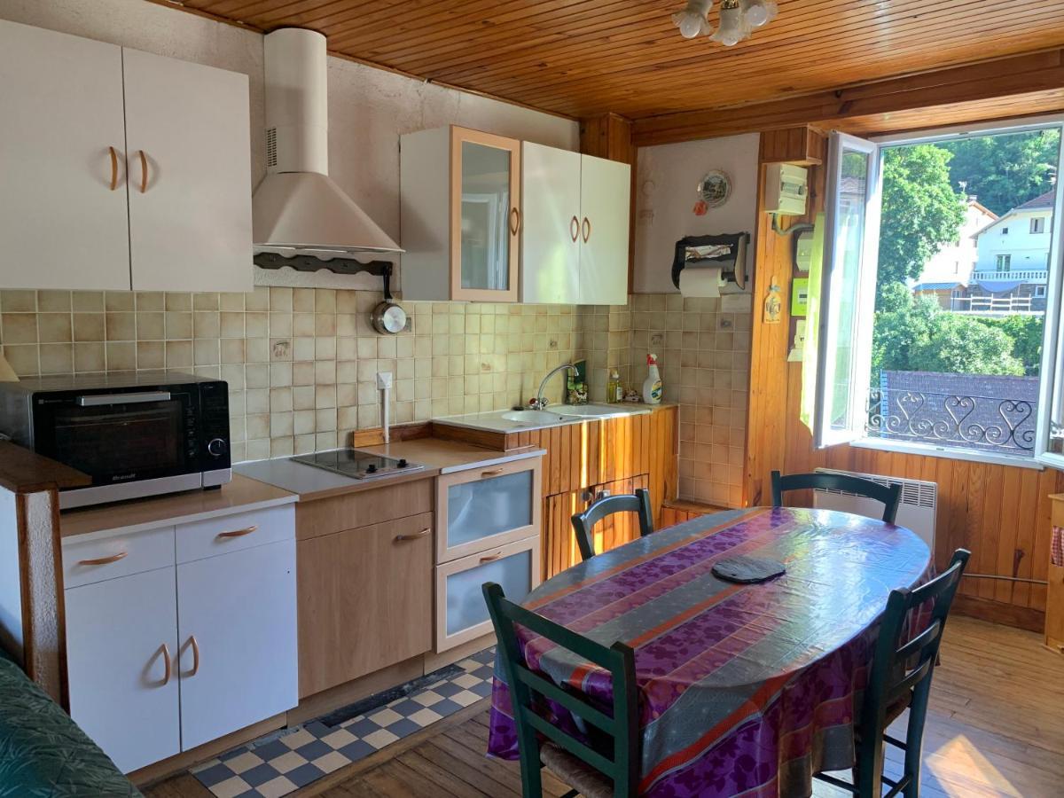 Joli Appartement Dans Une Maison Ancienne Ax-les-Thermes Exterior foto